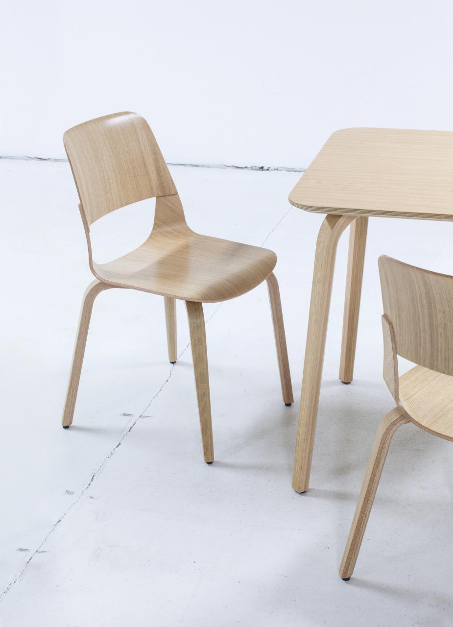 FRIGATE falábas szék - Letisztult és minimalista design, tökéletes a modern belső terekhez.