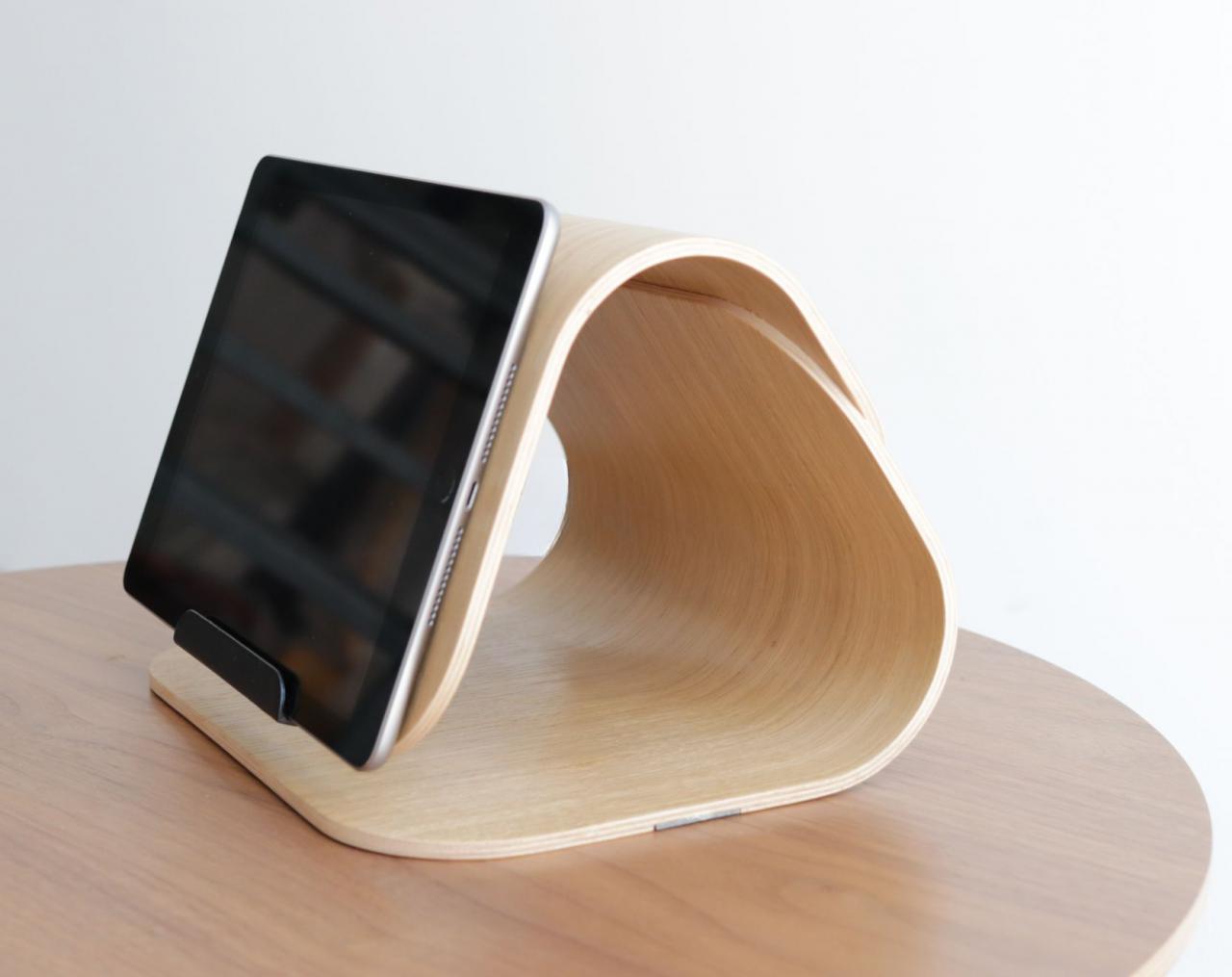 PILOT tablet stand 